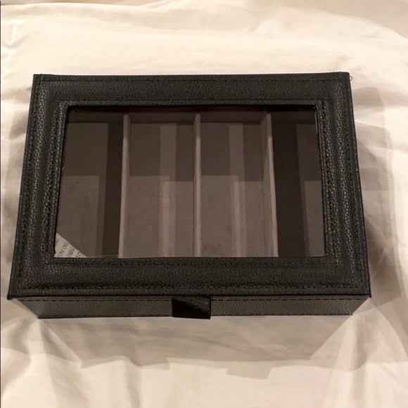 Accessories - Sunglasses organizer storage case for glasses